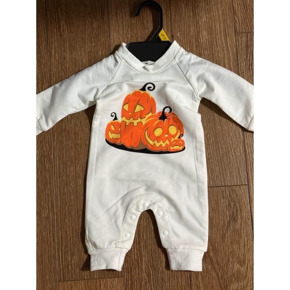 3- month pumpkin romper